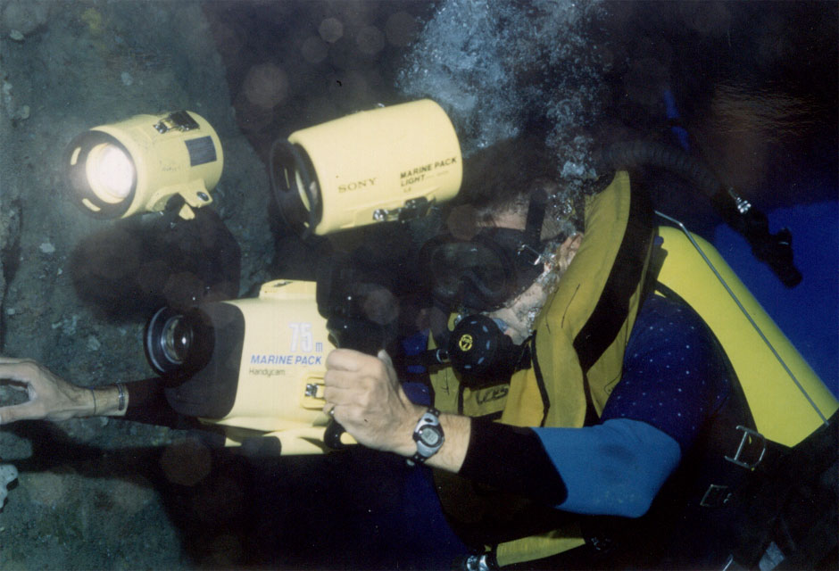 Riprese subacquee in grotta - La Spezia
