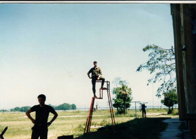 Il controllo dei baffi, 1987