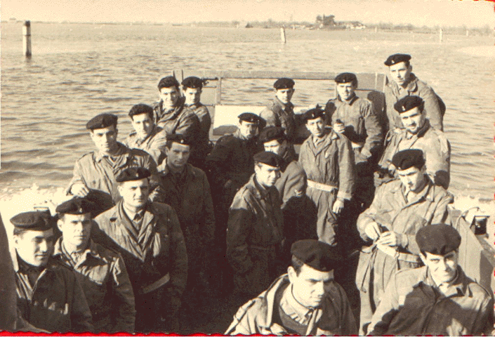 Tensione prima dello sbarco - Cavallino, 1956