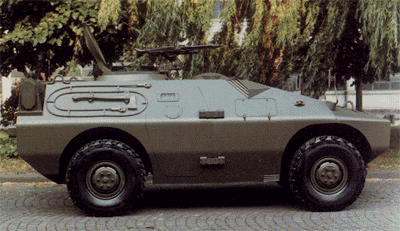 Puma 4x4 equipaggiato con MG42/59