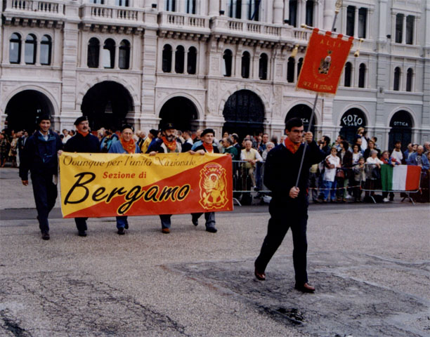 L'ingresso in Piazza Unità d'Italia